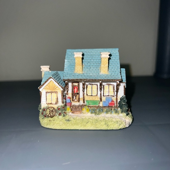 Miniature House with Blue Roof - Picture 4 of 7